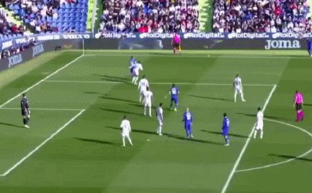 1641136124786008834.gif 【西甲】米利唐送礼魔笛中横梁 皇马0比1客负赫塔费