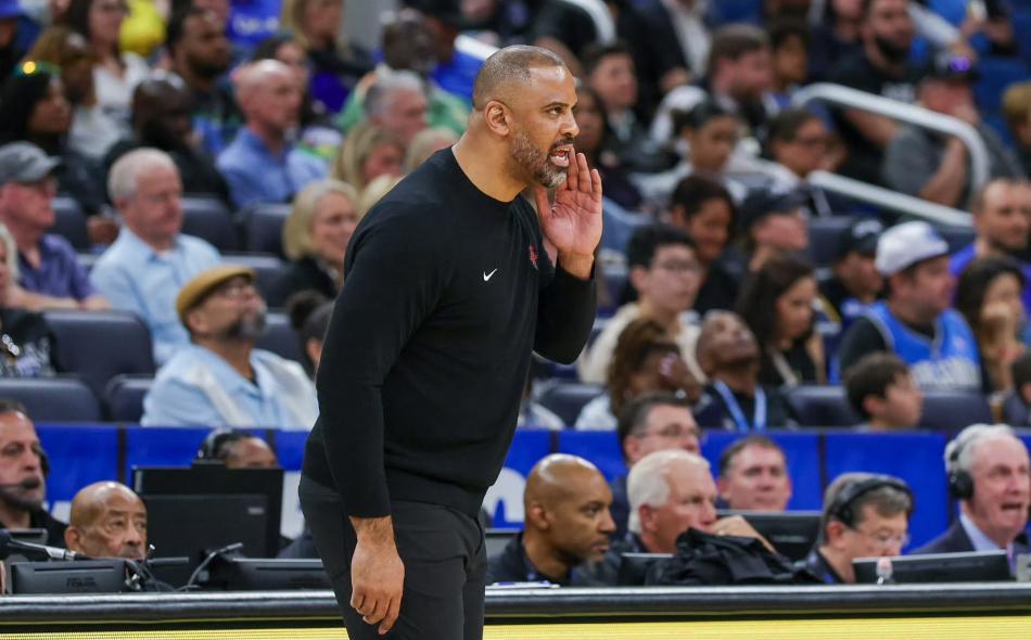 星空体育直播-意外惨败!29:8令人愤怒,NBA焦点1战:火箭20分溃败,争冠成笑话