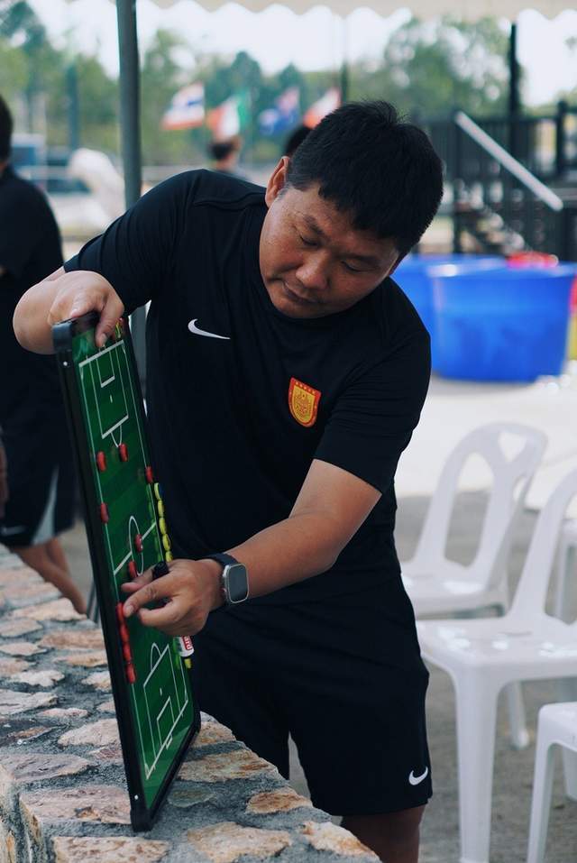 星空体育app下载-中超16强巡礼·重庆铜梁龙:中超最嫩主帅,带最年轻的队